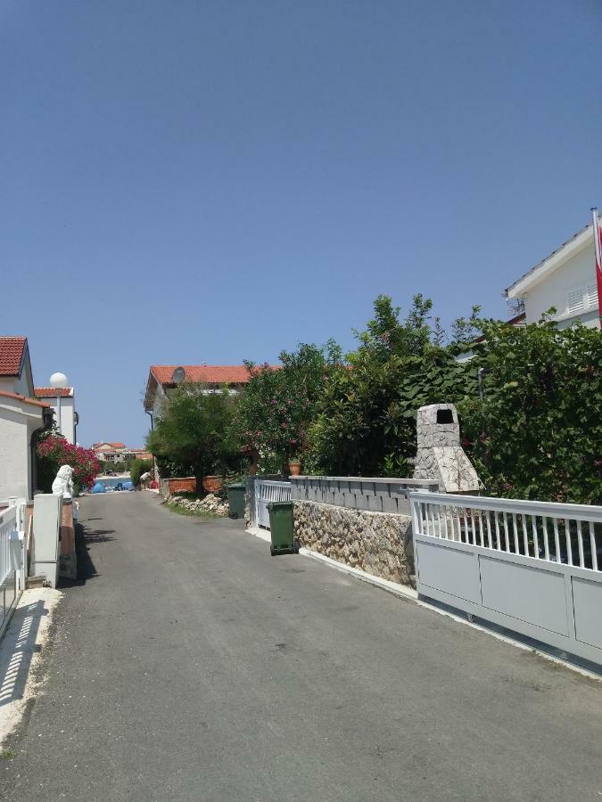 Apartamento Ulica Zitna Xxvii Br.12 Apartman Ljevar Vir Exterior foto